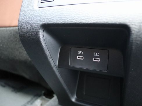 New 2025 Mitsubishi Outlander SEL image 32