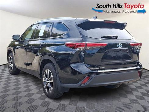 Certified 2022 Toyota Highlander XLE image 4