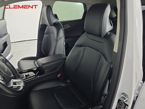 Used 2023 Kia Sportage EX image 25