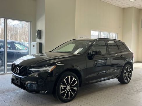 Certified 2025 Volvo XC60 B5 Plus image 1