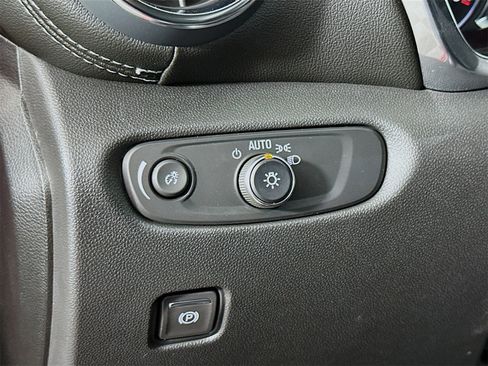 New 2025 Chevrolet Blazer LT w/ Convenience Package image 10