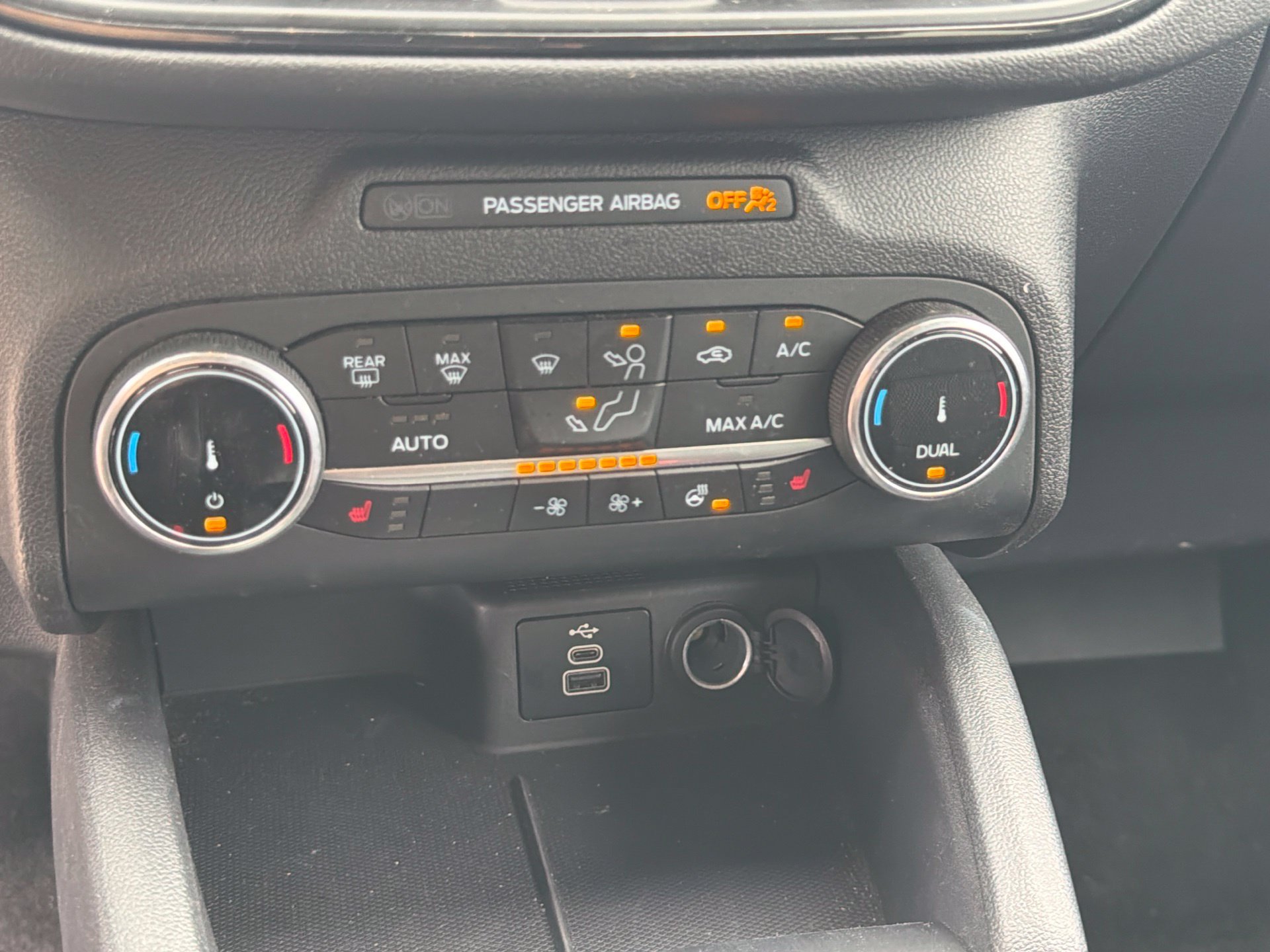 Used 2025 Ford Escape ST-Line Select AWD/4WD image 18