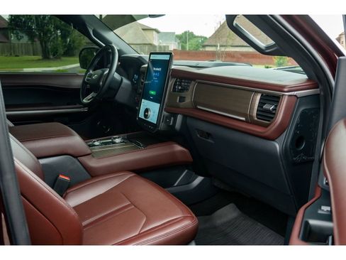 Used 2024 Ford Expedition Limited AWD/4WD image 20