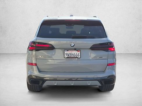 Used 2026 BMW X5 xDrive40i w/ M Sport Package AWD/4WD image 7