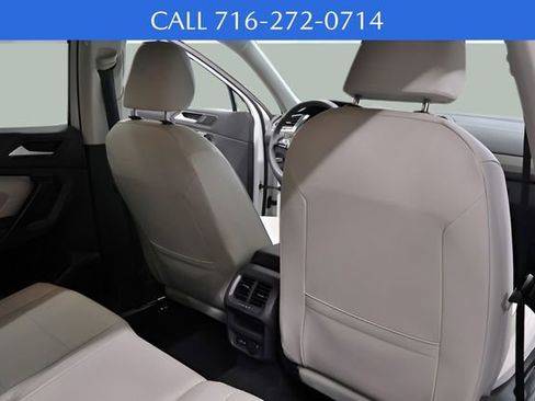 Used 2021 Volkswagen Tiguan SE image 16