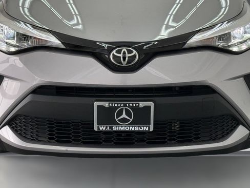 Used 2020 Toyota C-HR XLE FWD image 24