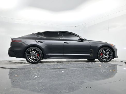 Certified 2022 Kia Stinger GT2 image 41