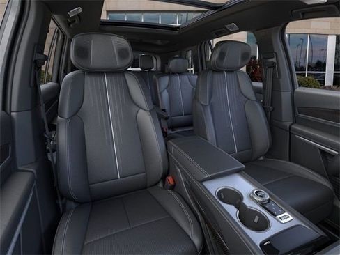 New 2026 Cadillac Vistiq Sport image 16