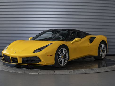 Used 2018 Ferrari 488 Spider RWD image 1