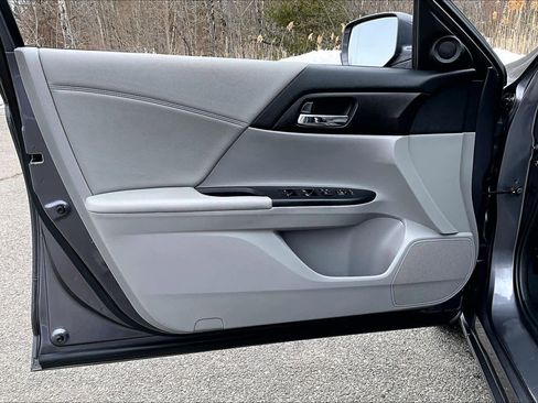 Used 2015 Honda Accord EX image 21