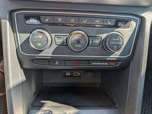 Used 2018 Volkswagen Atlas SE FWD image 24