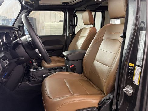 Used 2021 Jeep Wrangler Unlimited Sahara w/ Cold Weather Group AWD/4WD image 5