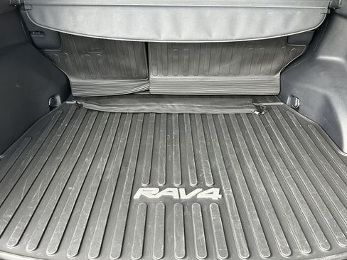 Used 2025 Toyota RAV4 XSE w/ Advanced Technology Package AWD/4WD image 15