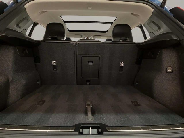 Used 2025 Volvo XC40 B5 Plus AWD/4WD image 85