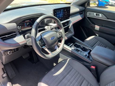 Used 2025 Ford Explorer ST-Line w/ Premium Package RWD image 5