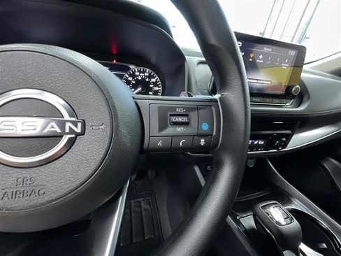 Used 2024 Nissan Rogue SV FWD image 21