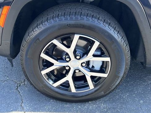 Certified 2024 Jeep Grand Cherokee Limited w/ Luxury Tech Group II image 14