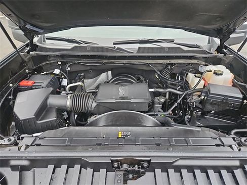 Used 2025 Chevrolet Silverado 2500 ZR2 w/ Technology Package image 31