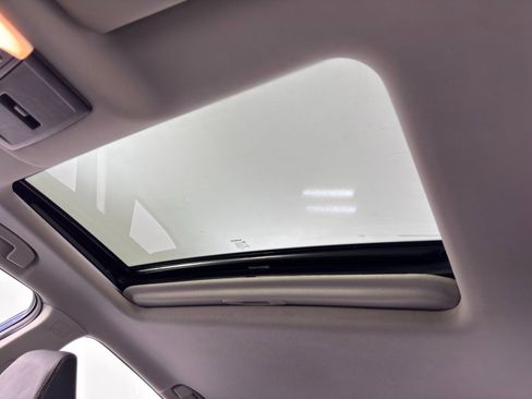 Used 2021 Nissan Altima 2.5 SR w/ SR Premium Package image 11