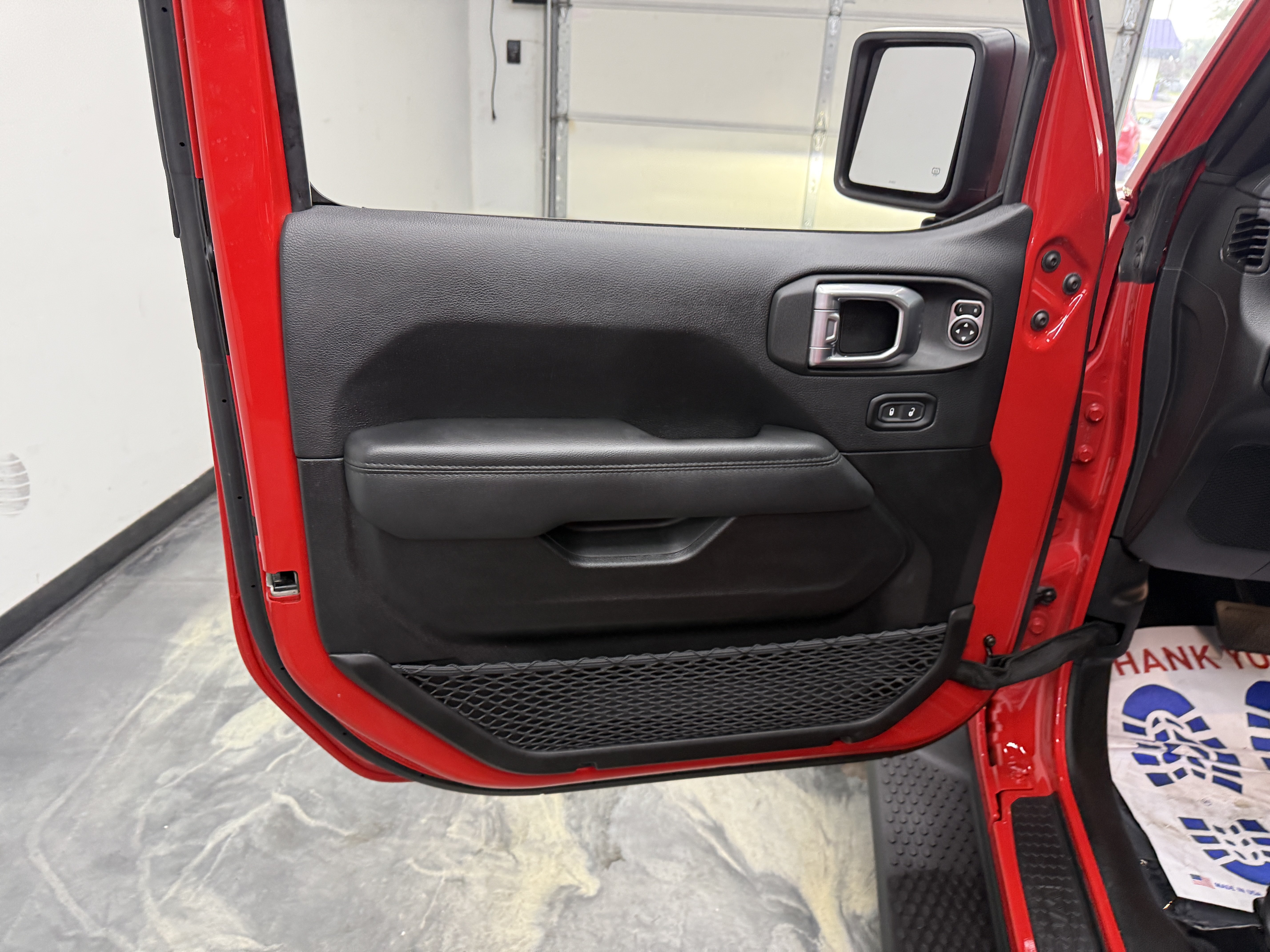 Used 2022 Jeep Wrangler Unlimited Sahara AWD/4WD image 9