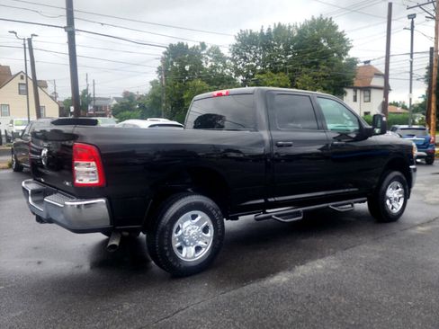 Used 2024 RAM 2500 Tradesman w/ Chrome Appearance Group image 5