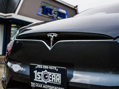 Used 2019 Tesla Model X 75D image 11