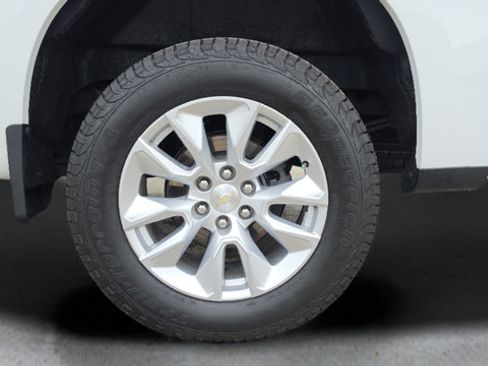 Used 2022 Chevrolet Silverado 1500 Custom w/ Safety Confidence Package AWD/4WD image 37