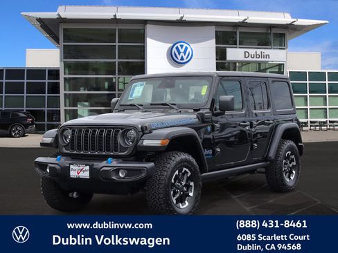 Used 2025 Jeep Wrangler Unlimited Rubicon 4xe w/ Safety Group AWD/4WD image 8