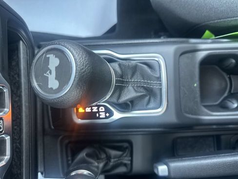 Used 2026 Jeep Wrangler Unlimited Sahara AWD/4WD image 26