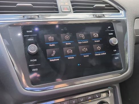 Used 2020 Volkswagen Tiguan SE R-Line image 13