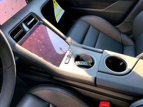 New 2025 Porsche Taycan image 35