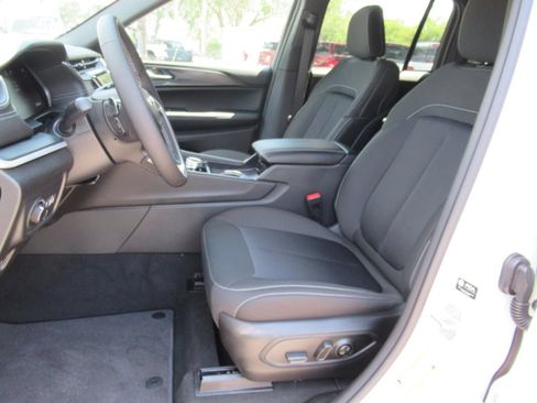 New 2026 Jeep Grand Cherokee Laredo w/ MOPAR Finishing Package RWD image 18