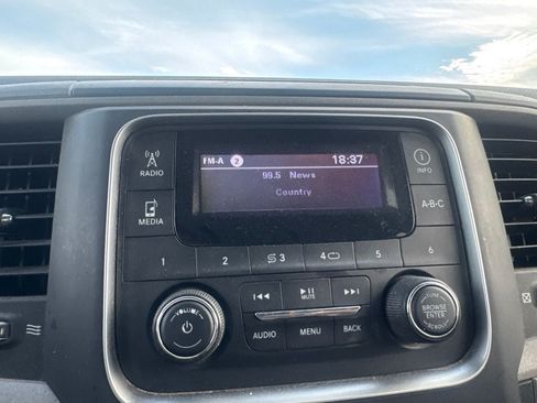 Used 2020 RAM 1500 4x4 Crew Cab Classic image 39