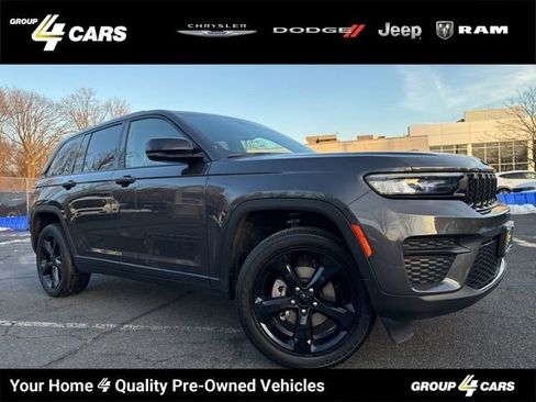 Used 2023 Jeep Grand Cherokee Altitude image 1