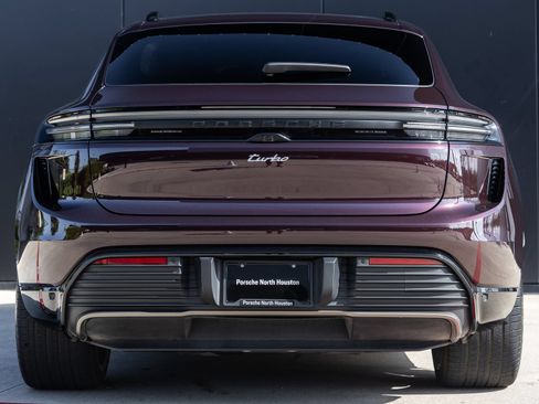 Certified 2024 Porsche Macan Turbo Electric AWD/4WD image 10