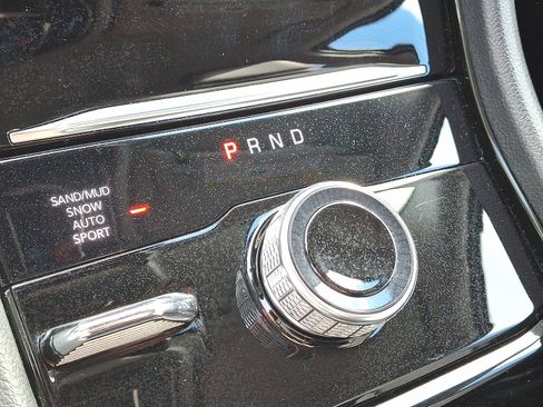 Used 2023 Jeep Grand Cherokee Limited w/ Luxury Tech Group II image 14