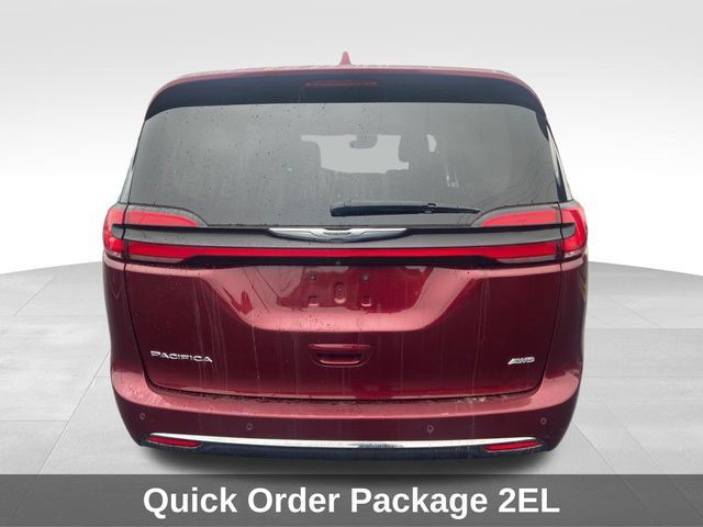 Used 2022 Chrysler Pacifica Touring-L w/ Uconnect Theater Family Group FWD image 4