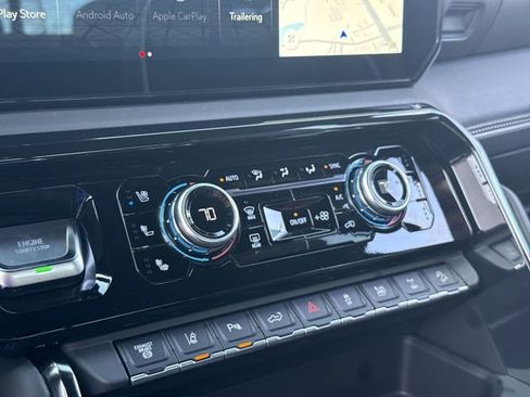 Used 2024 GMC Sierra 2500 AT4X w/ AT4X AEV Edition image 18