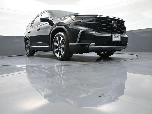 Certified 2024 Honda Pilot Touring image 30