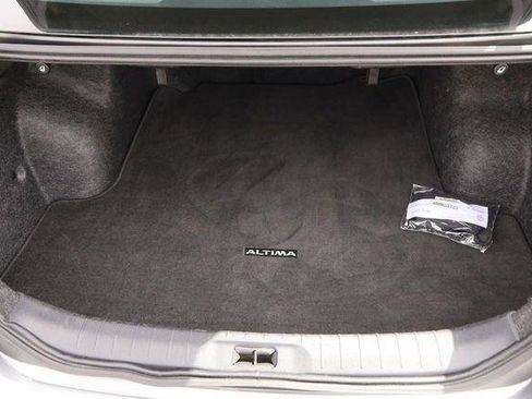 Used 2025 Nissan Altima 2.5 SV FWD image 7