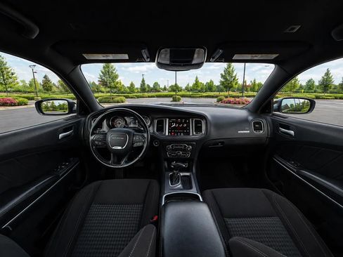 Used 2023 Dodge Charger SXT RWD image 11