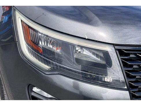 Used 2018 Ford Explorer Sport AWD/4WD image 30