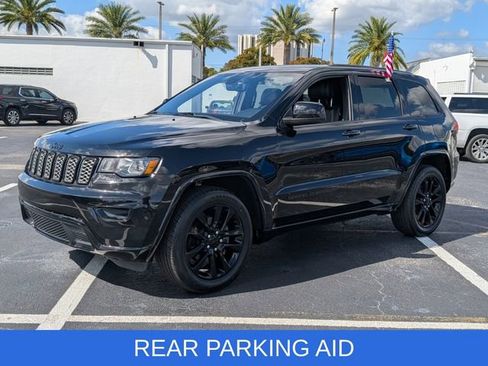 Used 2019 Jeep Grand Cherokee Altitude image 3