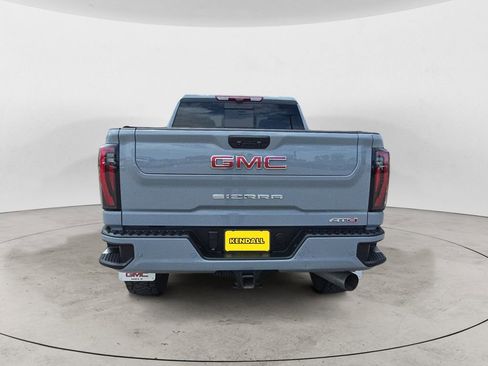 Used 2025 GMC Sierra 2500 AT4 w/ AT4 Premium Plus Package AWD/4WD image 4