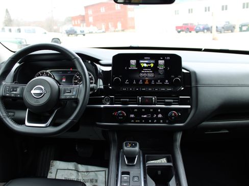 Certified 2023 Nissan Pathfinder SL image 18