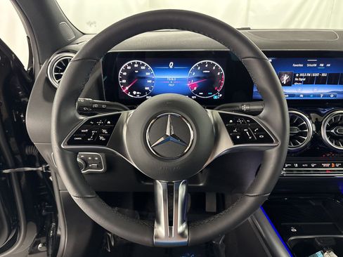 Certified 2025 Mercedes-Benz GLA 250 4MATIC image 17