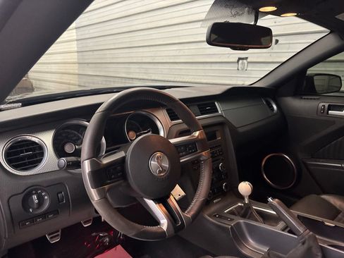 Used 2010 Ford Mustang Shelby GT500 RWD image 15