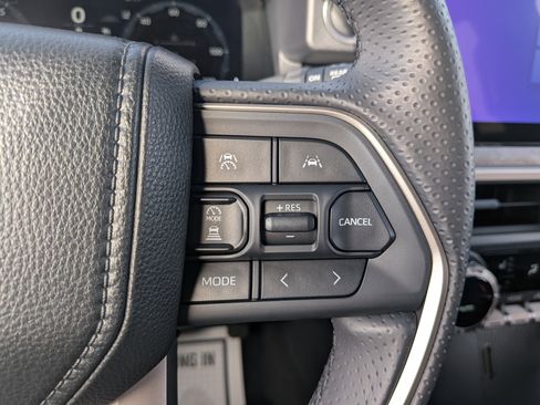 Certified 2025 Toyota 4Runner Trailhunter image 17