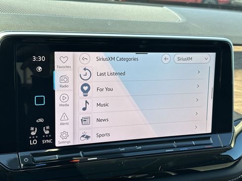 Used 2024 Volkswagen Atlas SE AWD/4WD image 19