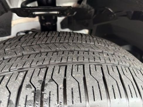 Used 2025 Nissan Rogue SL w/ SL Premium Package image 27